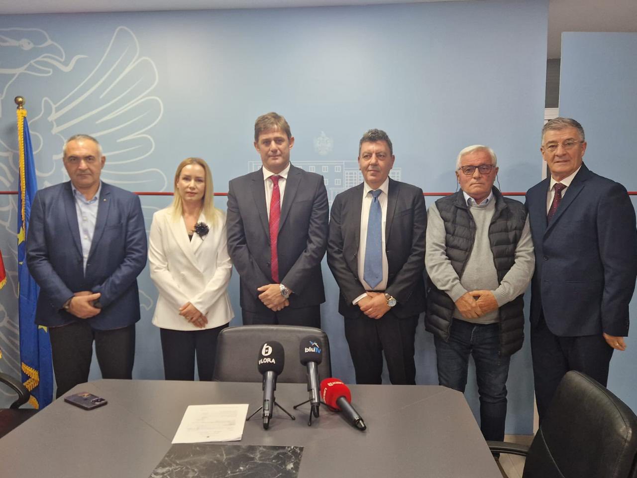Prezantimi i znj.Evis Allushi në detyrën e Prefektit të Qarkut Vlorë