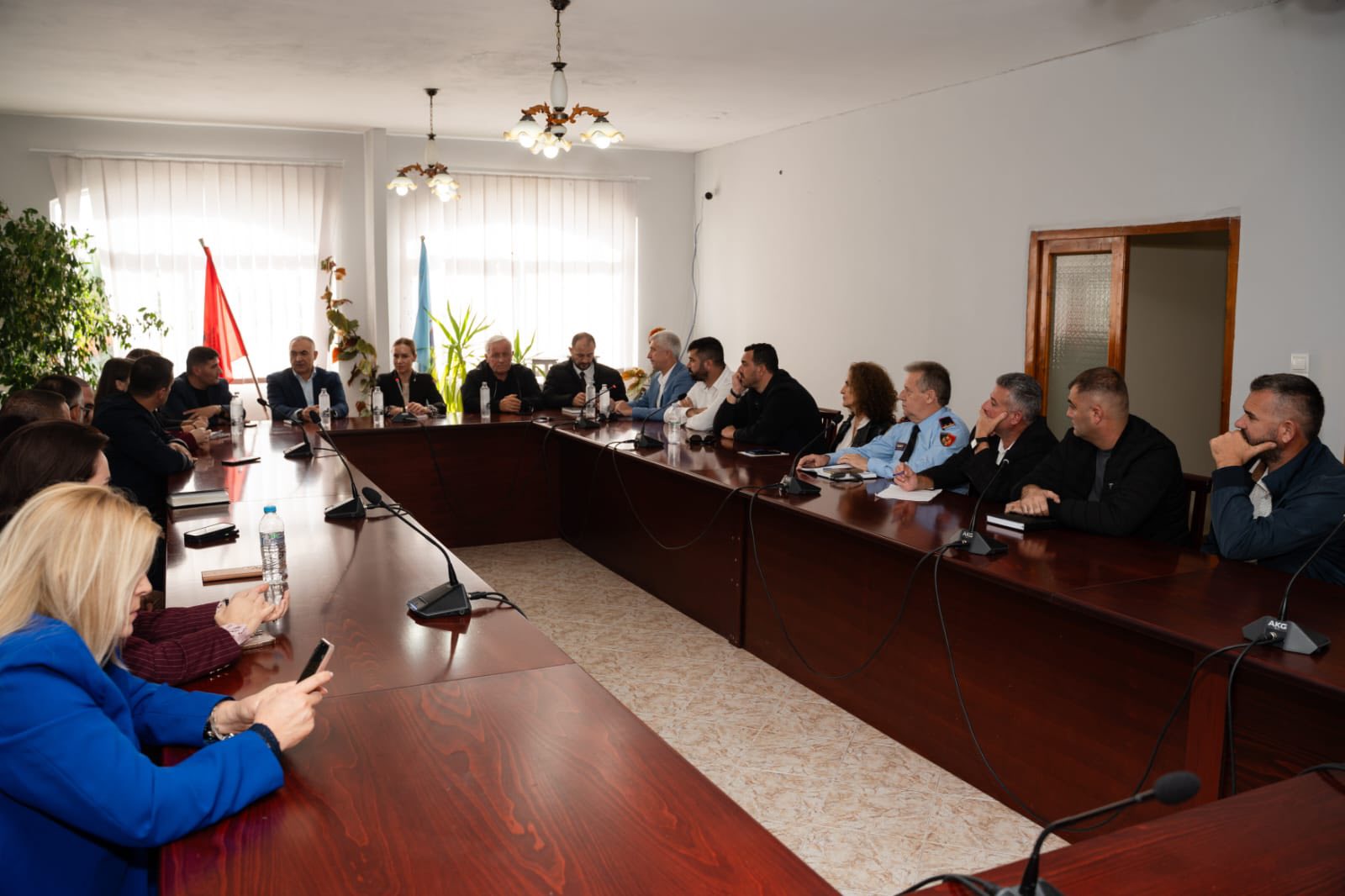 Prefektja e Qarkut Vlorë, Evis Allushi, zhvillon takime pune në Bashkinë Sarandë