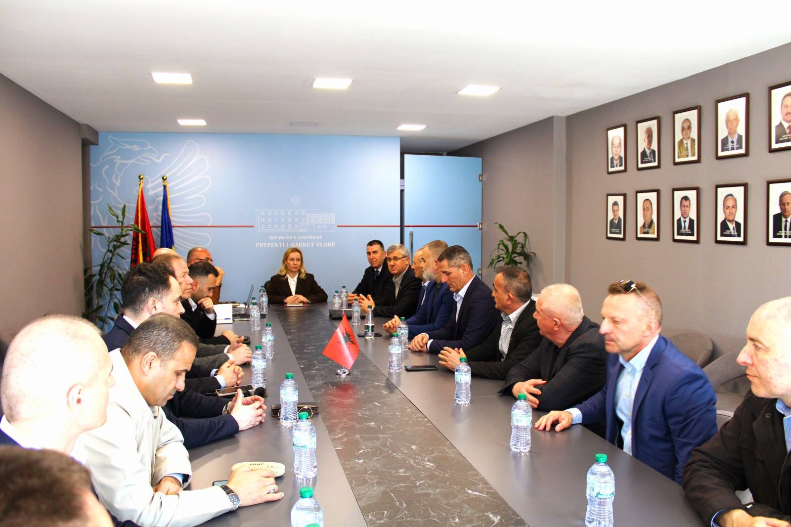 Vizitë e Kursit të Lartë për Sigurinë dhe Mbrojtjen (KLSM-16) në Prefekturën e Vlorës