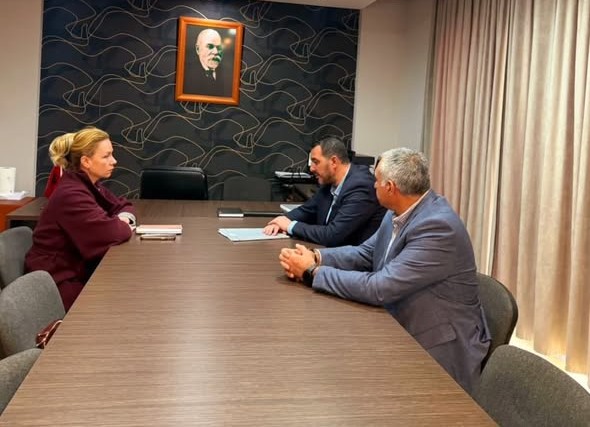 Prefektja e Qarkut Vlorë zhvillon takime pune në Sarandë për sezonin turistik
