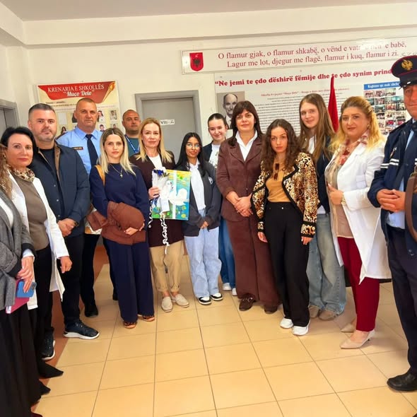 Prefektja e Qarkut Vlorë znj.Evis Allushi vijon monitorimin në kuadër të Paketës së Sigurisë në Shkolla