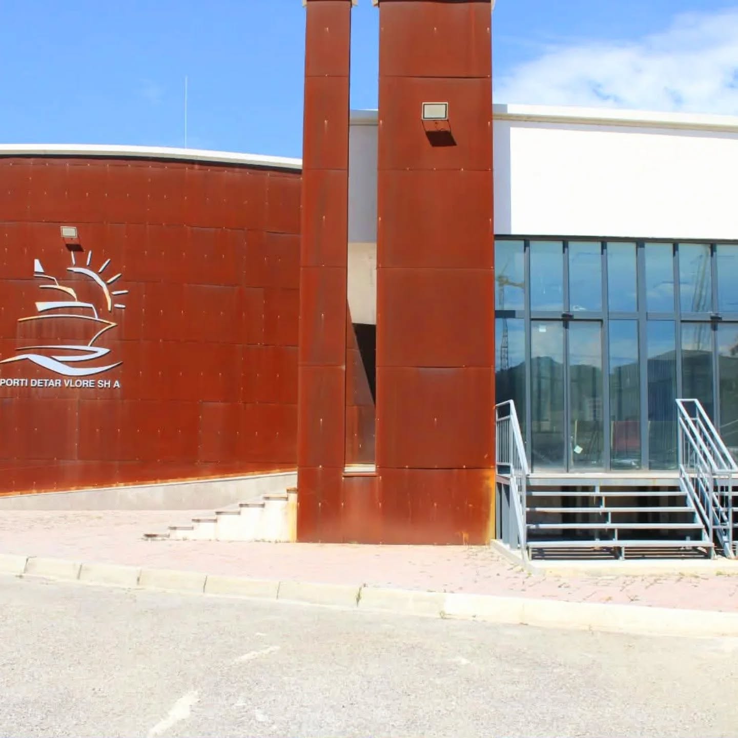 Inspektim në Portin e Vlorës për përgatitjet e sezonit veror