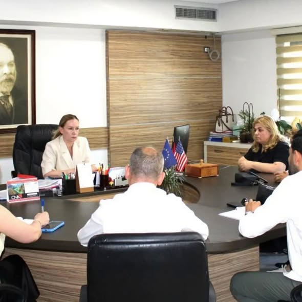 Prefektja e Qarkut Vlorë znj. Evis Allushi, zhvilloi një takim me drejtuesit e institucioneve të arsimit, punësimit, ekonomisë, financave dhe trashëgimisë kulturore