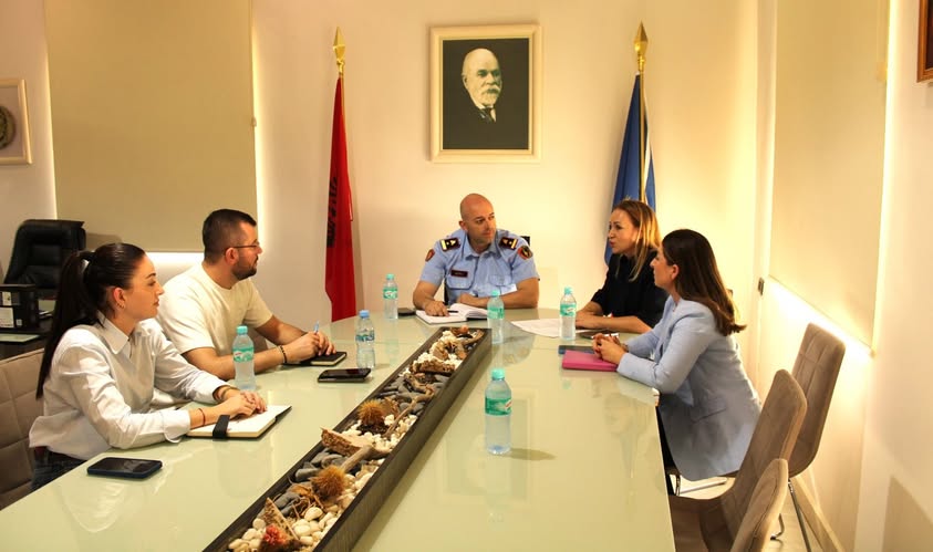 Siguria kibernetike e nxënësve në fokus të bashkëpunimit institucional në Qarkun Vlorë